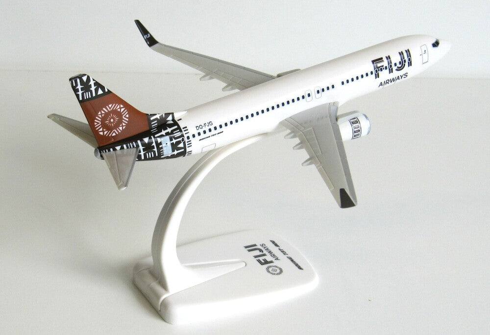 PPC 220075 1:200 Boeing 737-800 Fiji Airways DQ-FJG Plastic Push-Fit with stand