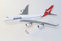 PPC 220570 1:250 Boeing 747-400 Qantas VH-OJA Plastic Push-Fit with stand