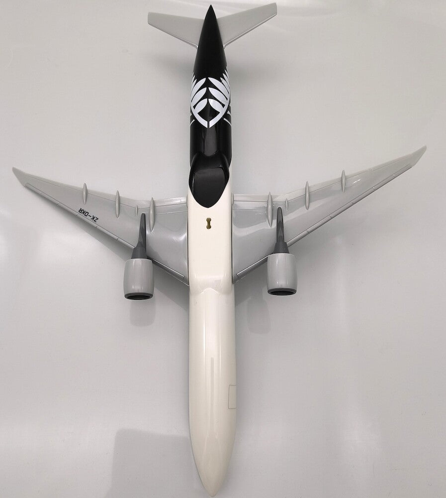 PPC 223557 1:200 Boeing 777-300ER Air New Zealand ZK-OKR Plastic Push-Fit