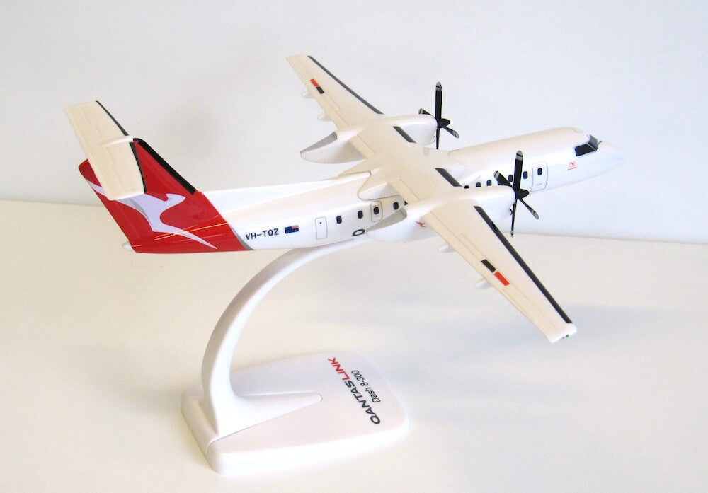 PPC 224363 1:100 Bombardier Dash 8-300 Qantas Link VH-TQZ Plastic Push-Fit