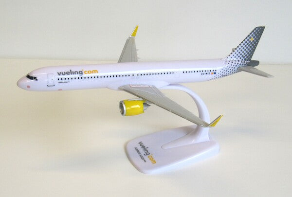 PPC 224790 1:200 Airbus A321neo Vueling EC-NYE Plastic Push-Fit