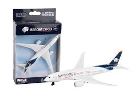 Daron RT2204 Airport Playset Single Plane: Aero Mexico Boeing 787 Diecast