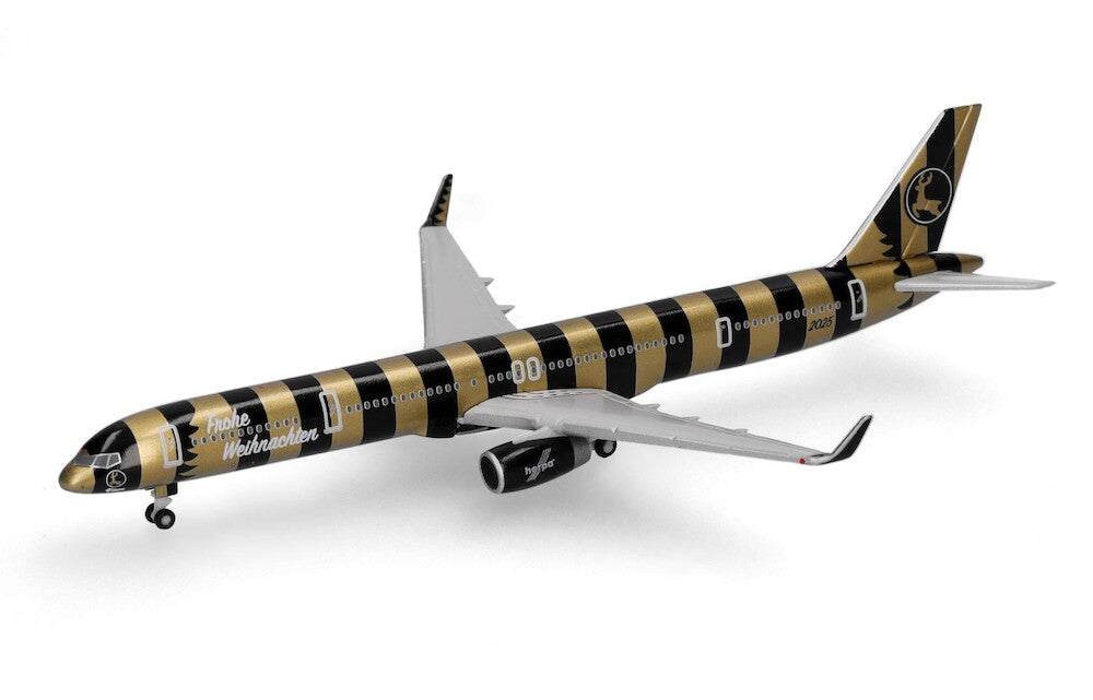 Herpa Wings 538671 1:500 Boeing 757-300 Christmas 2025