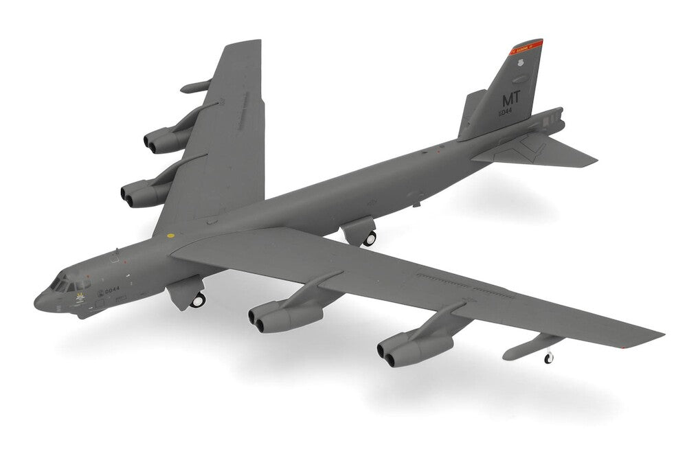 Herpa Wings 573467 1:200 B52H Stratofortress USAF 23rd Bomb Sqd. Barons, 5th BW