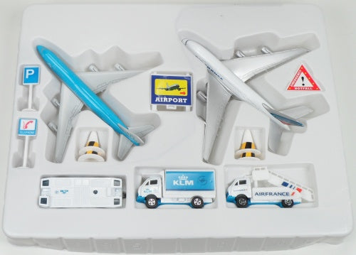 PPC 220877 Airport Playset (KLM Boeing 747-400 / Air France A380) Die cast