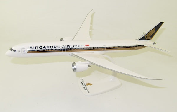 PPC 222178 1:200 Boeing 787-10 Dreamliner Singapore  Plastic Push-Fit with stand