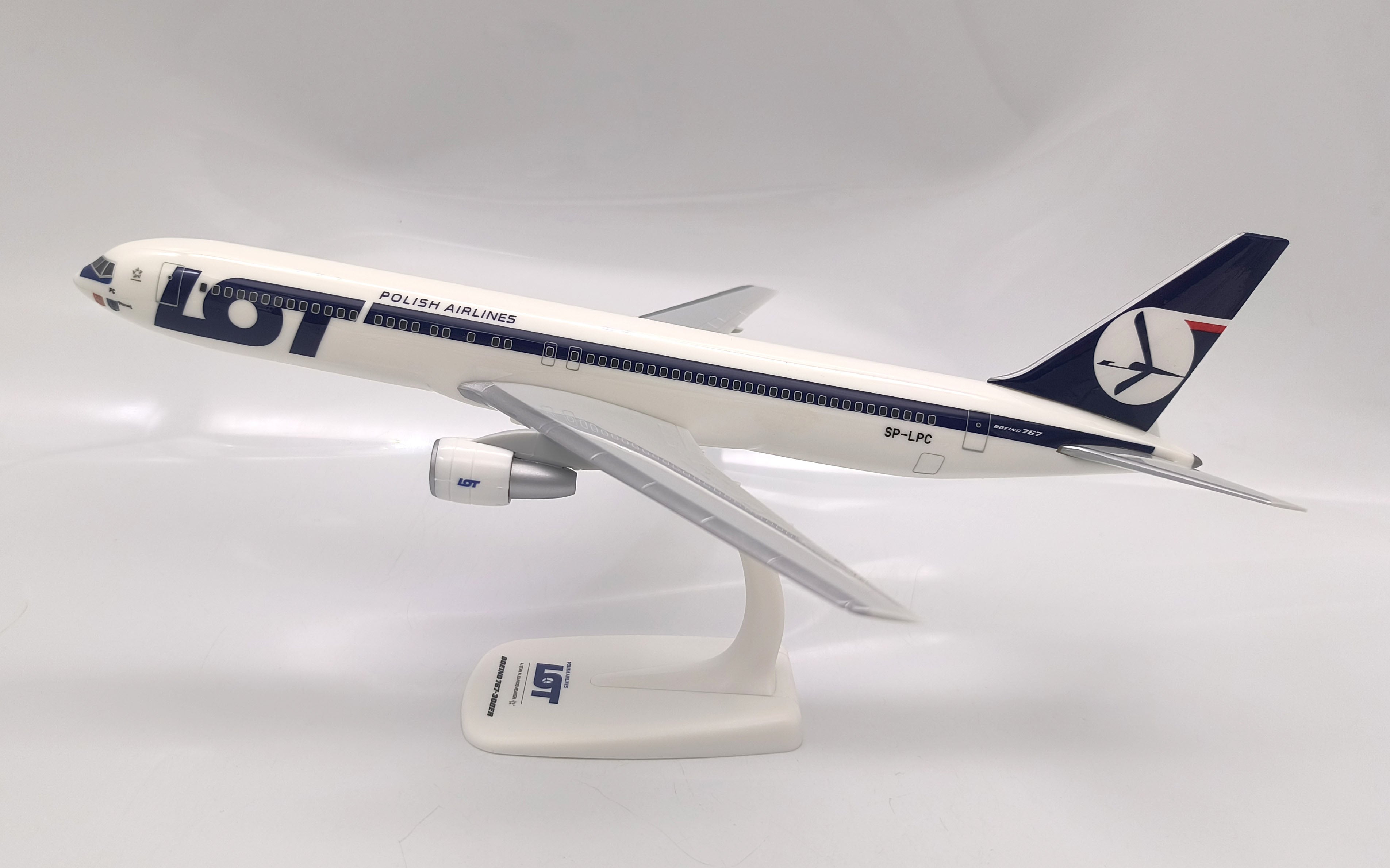 PPC 223106 1:200 Boeing 767-300 LOT Polish SP-LPC Plastic Push-Fit