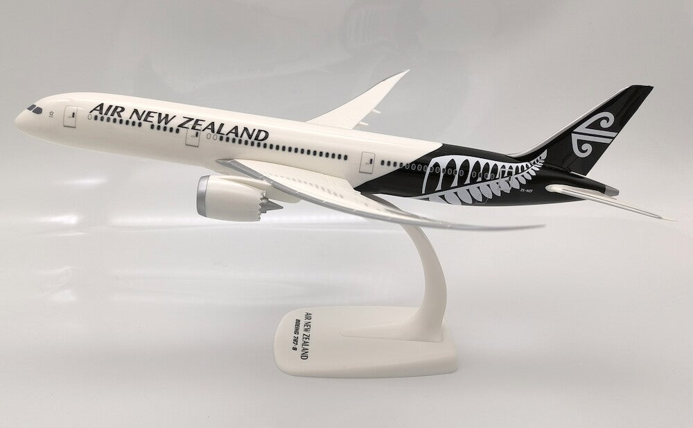 PPC 223571 1:200 Boeing 787-9 Dreamliner Air New Zealand ZK-NZF Plastic Push-Fit