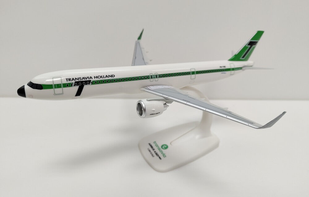 PPC 224813 1:200 Airbus A321neo Transavia Retro 60 Years Plastic Push-Fit