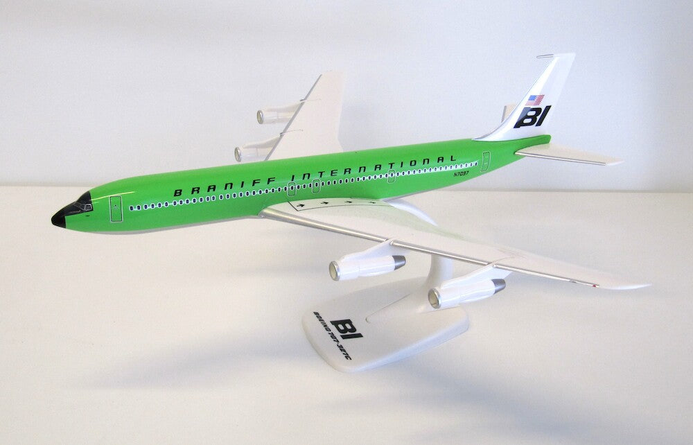 PPC 230172 1:144 Boeing 707-300 Braniff International Plastic Push-Fit wth stand
