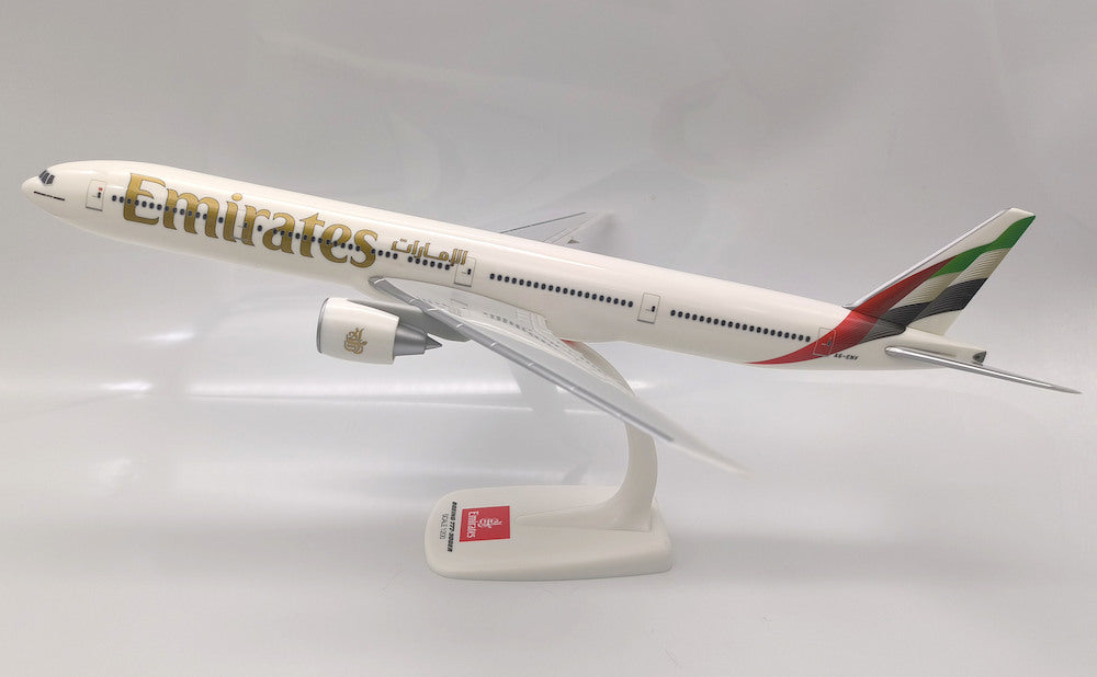 PPC 289370 1:200 Boeing 777-300ER Emirates A6-ENV (NEW COLORS) Plastic Push-Fit
