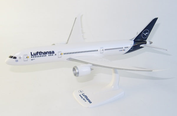 PPC 222611 1:200 Boeing 787-9 Dreamliner Lufthansa D-ABPA "Berlin" Plastic Push-Fit with stand