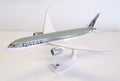 PPC 223199 1:200 Boeing 787-9 Dreamliner Qatar Airways A7-BHH Plastic Push-Fit with stand