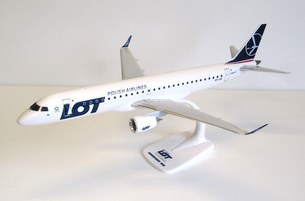 PPC 223267 1:100 Embraer ERJ195 LOT Polish Airlines SP-LND Plastic Push-Fit