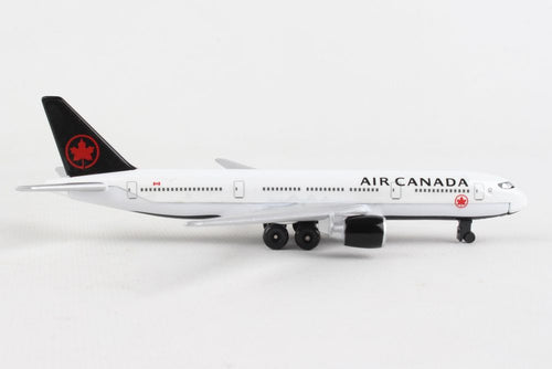 Daron RT5884-1 Diecast Airport Playset Single Plane: Air Canada Boeing 787